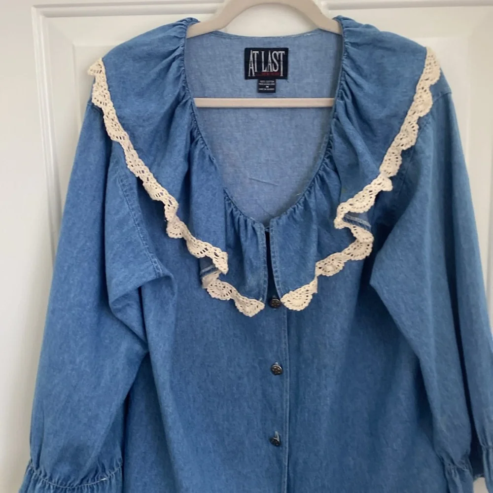 Vintage Denim Big Ruffle Crochet Scallop Collar Shirt. Medium Made in Hong Kong - Picture 8 of 11
